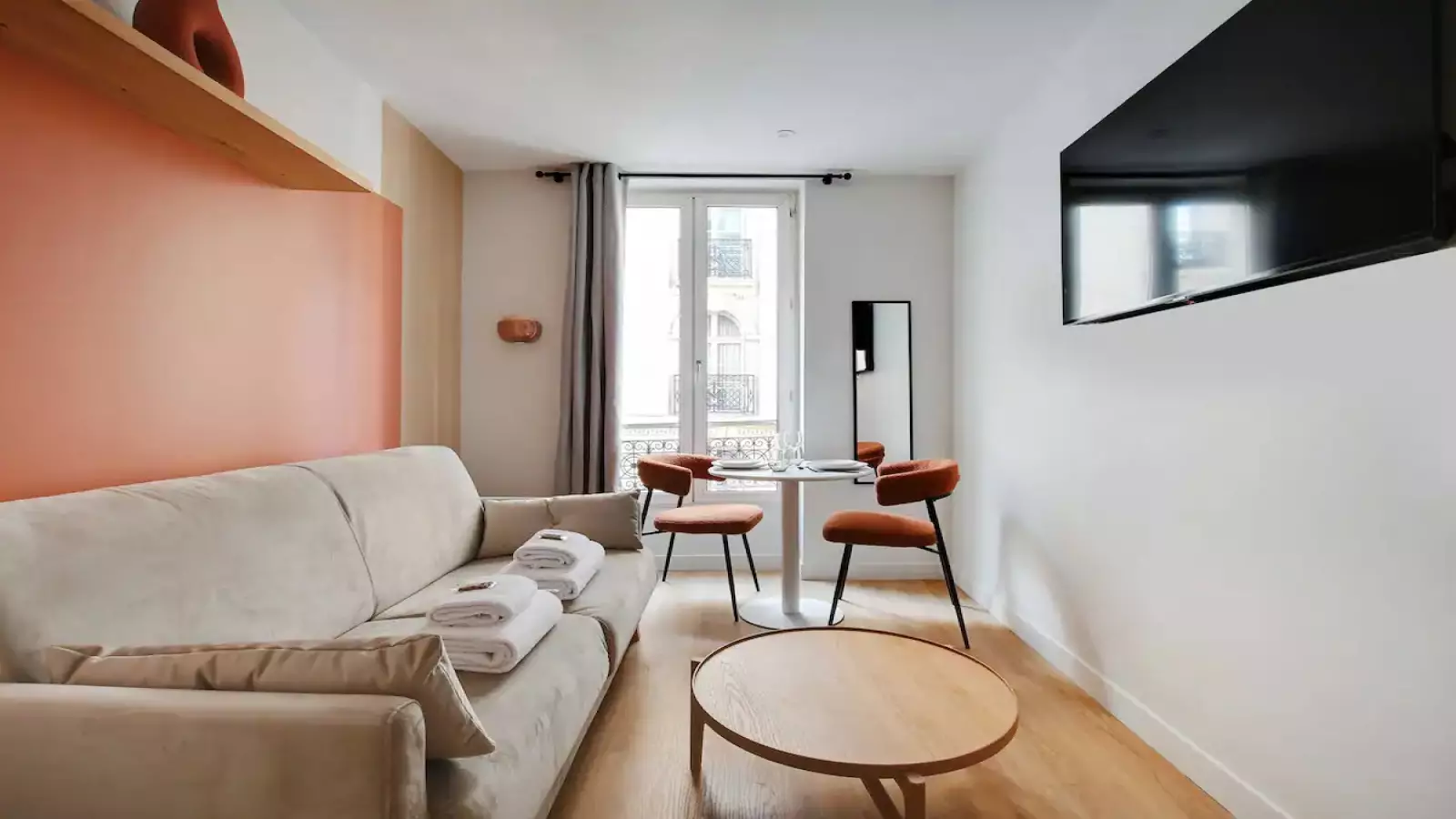 Flat Rue de l'Assomption in Paris