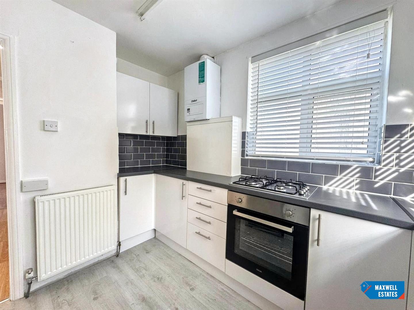 Flat Milford Gardens in Greater London