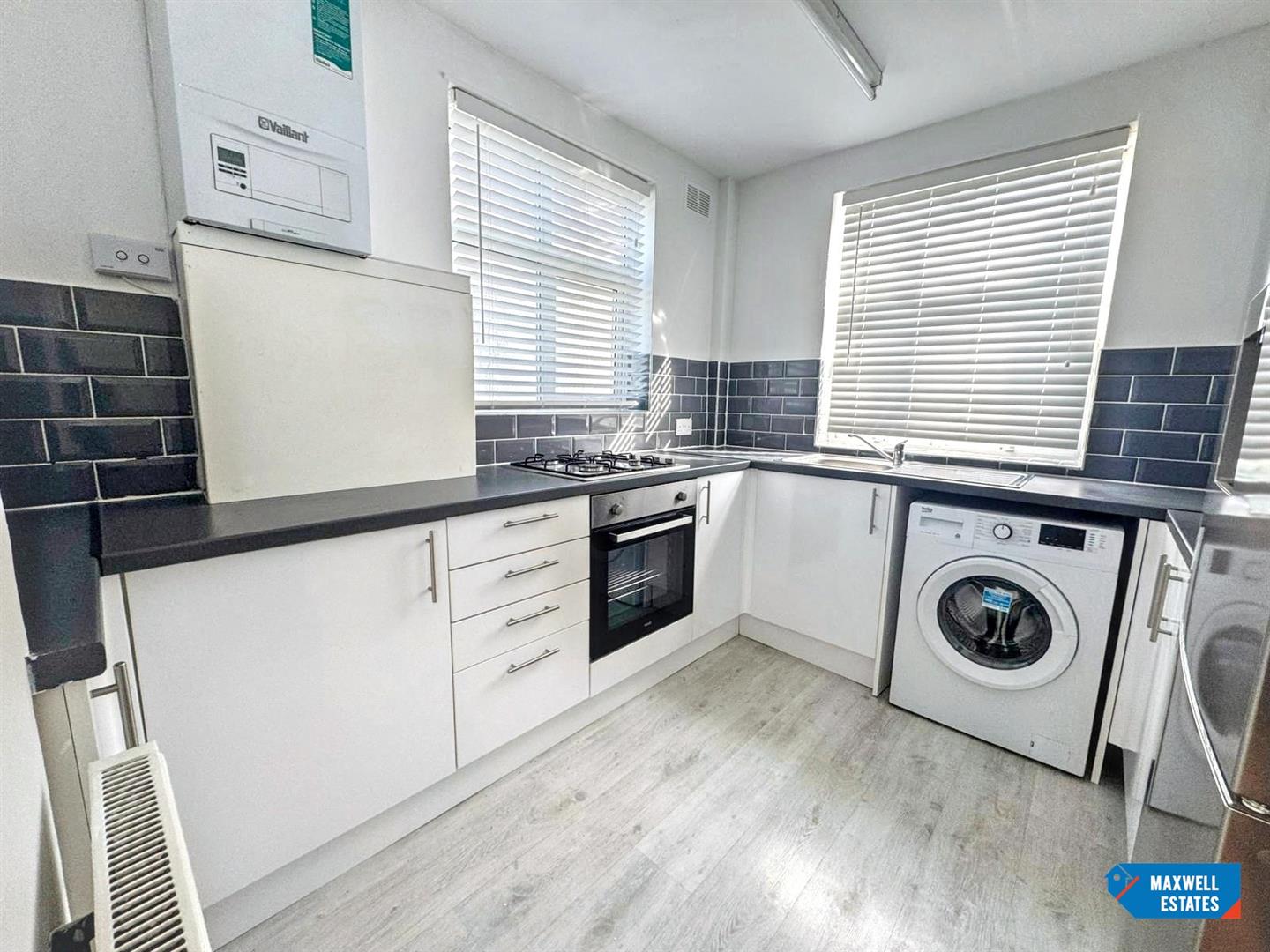 Flat Milford Gardens in Greater London
