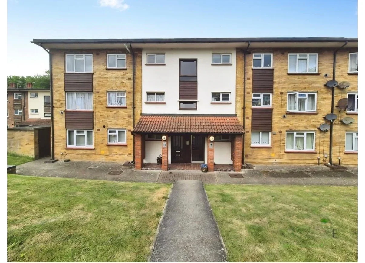 Flat Sunderland Close in Rochester