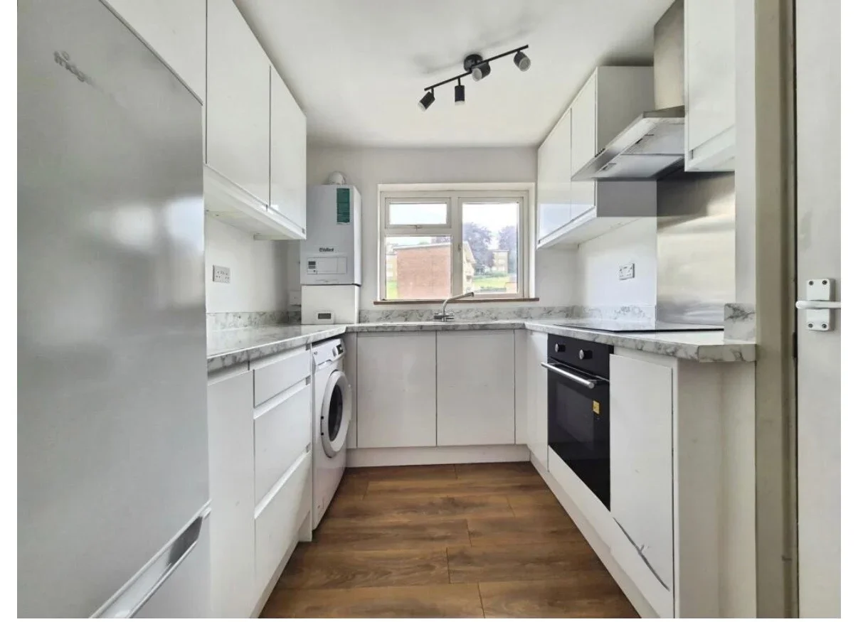 Flat Sunderland Close in Rochester