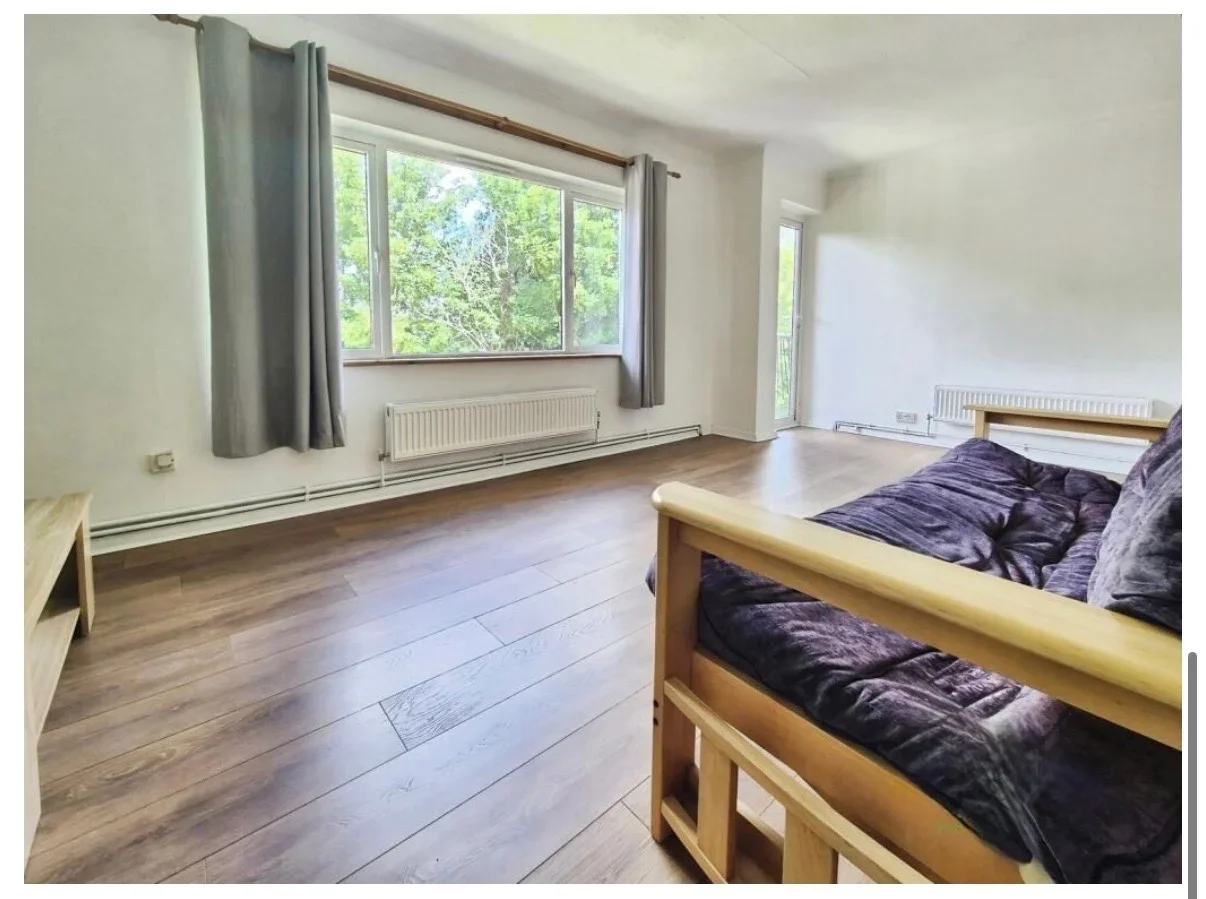 Flat Sunderland Close in Rochester