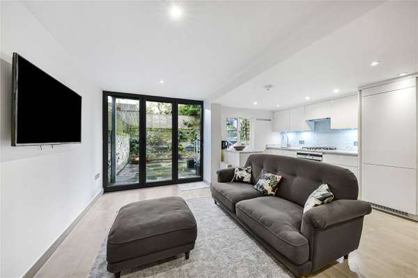 Flat Egbert Street in Greater London