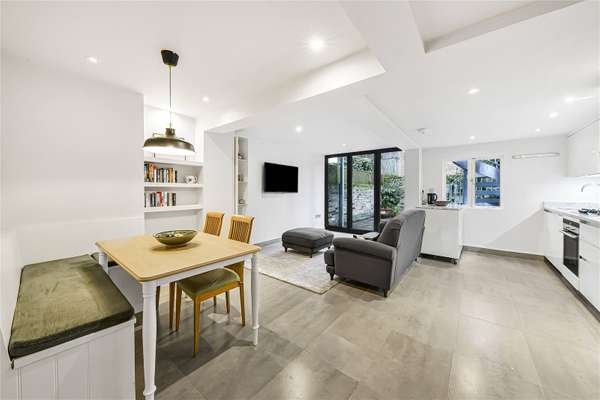 Flat Egbert Street in Greater London