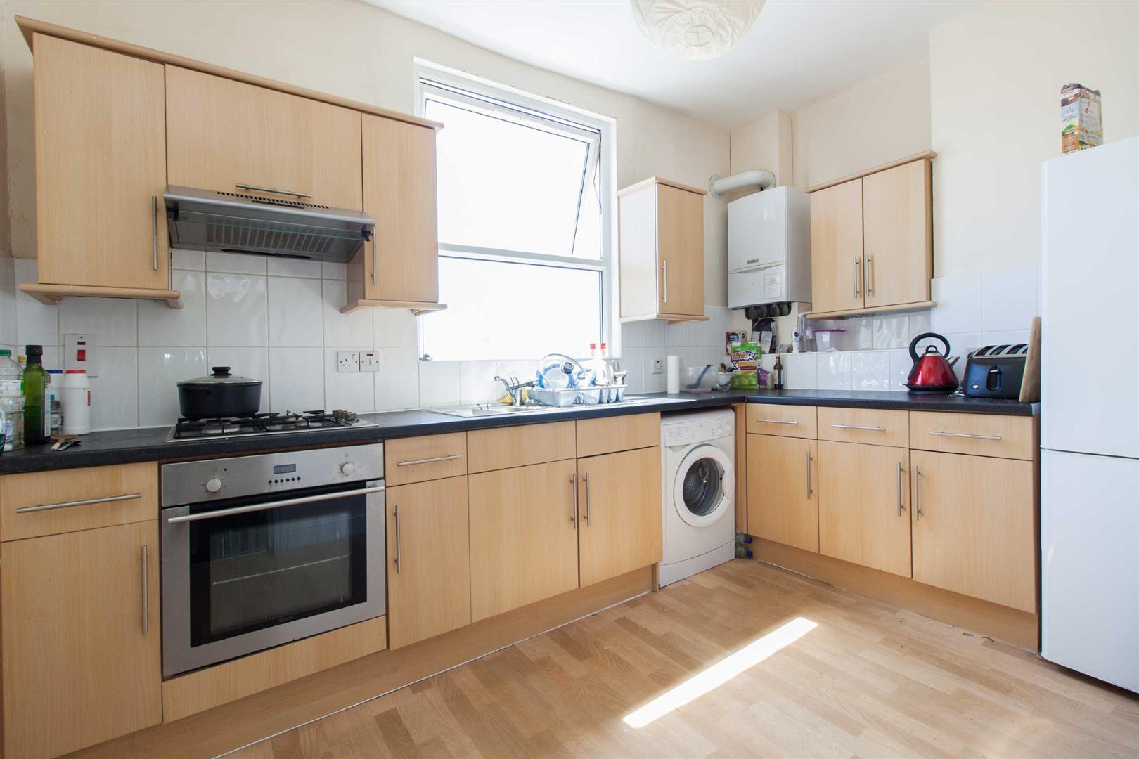 Flat Churchfield Road in Greater London