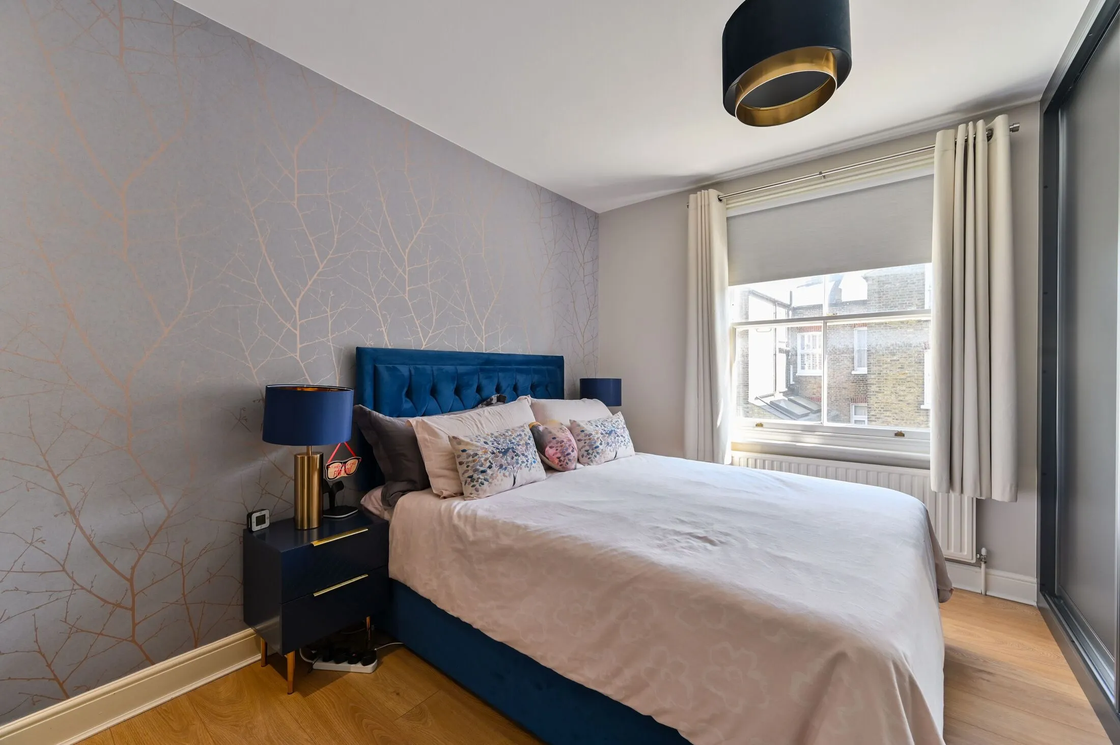 Flat Thirsk Road in Greater London
