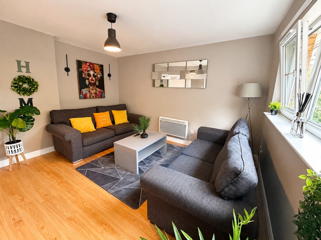 Flat Quarryknowe Street in Glasgow