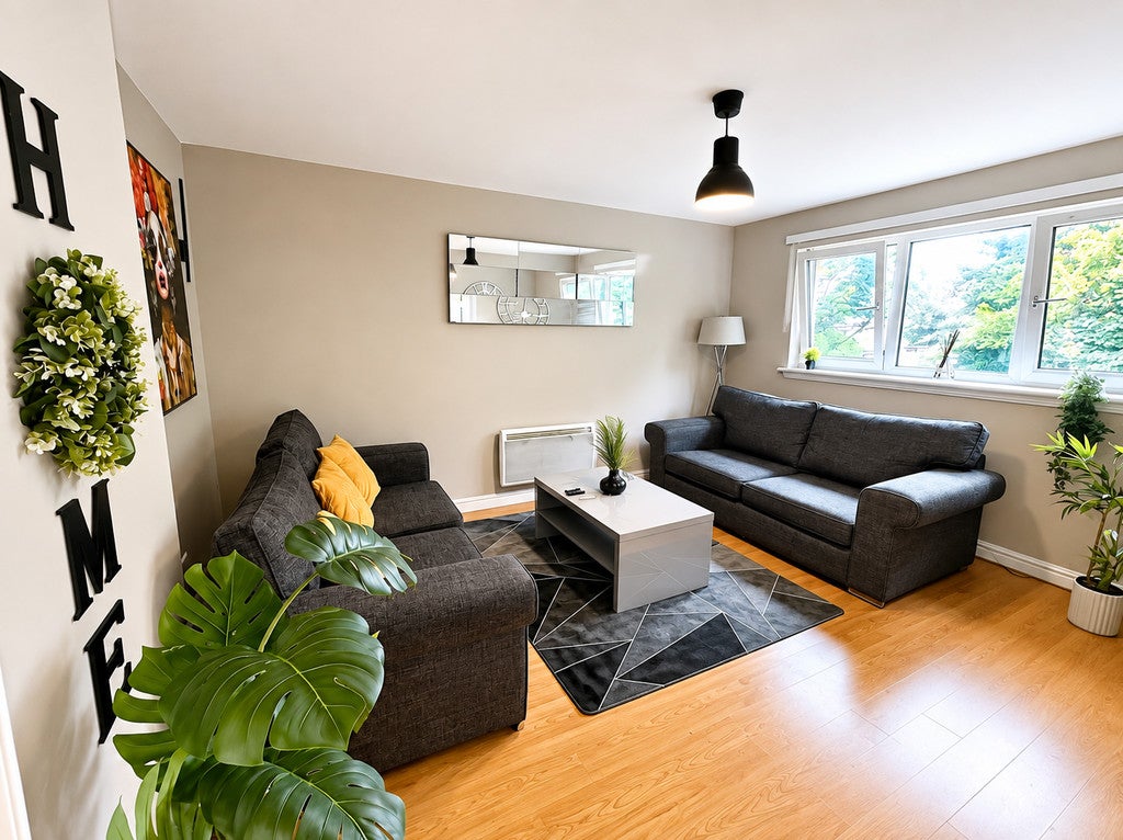 Flat Quarryknowe Street in Glasgow