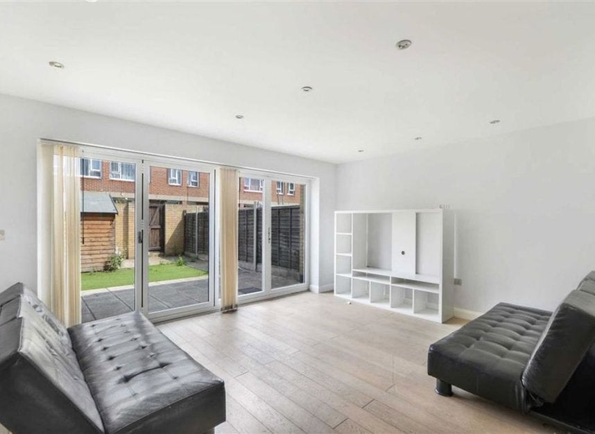 House Lenthorp Road in Greater London