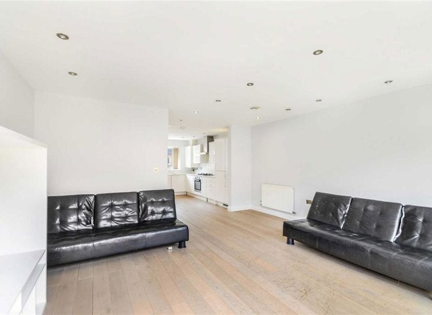 House Lenthorp Road in Greater London