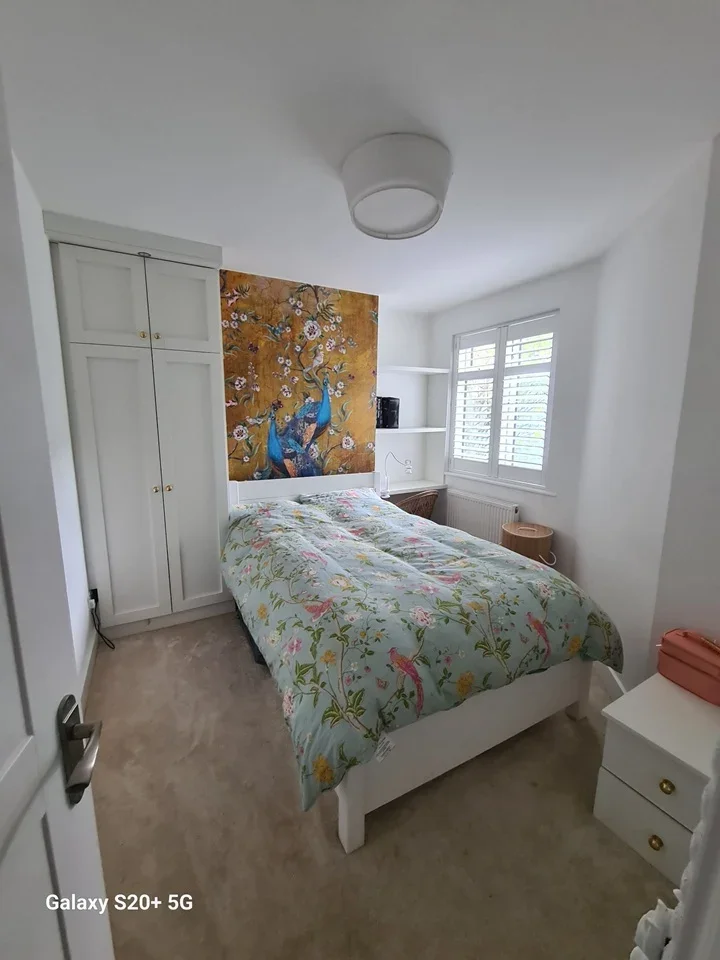 Flat Dinton Road in Greater London