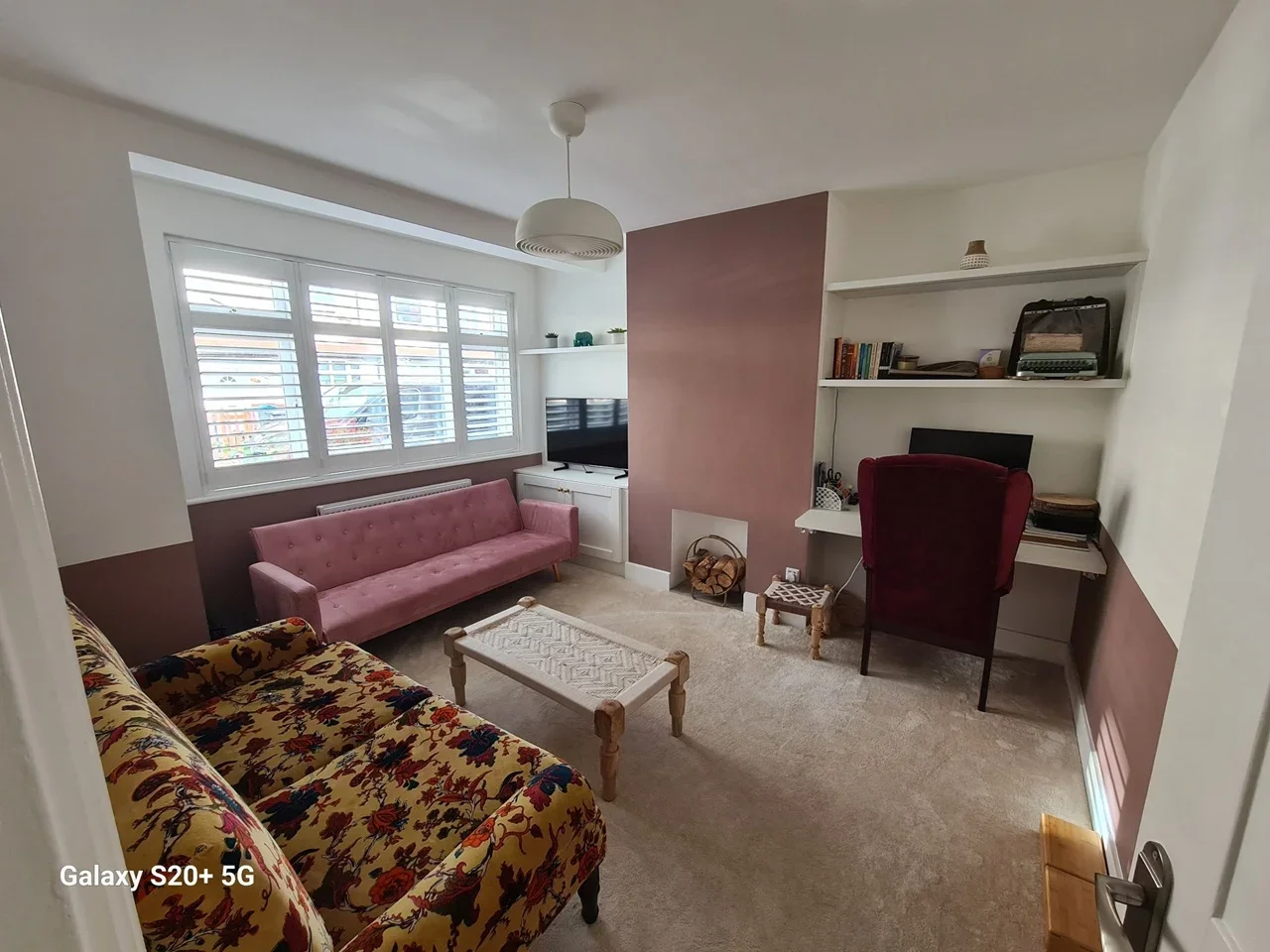Flat Dinton Road in Greater London