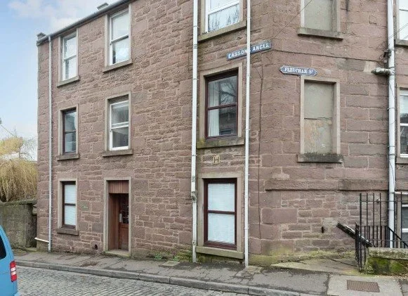 Flat Easson's Angle in Dundee