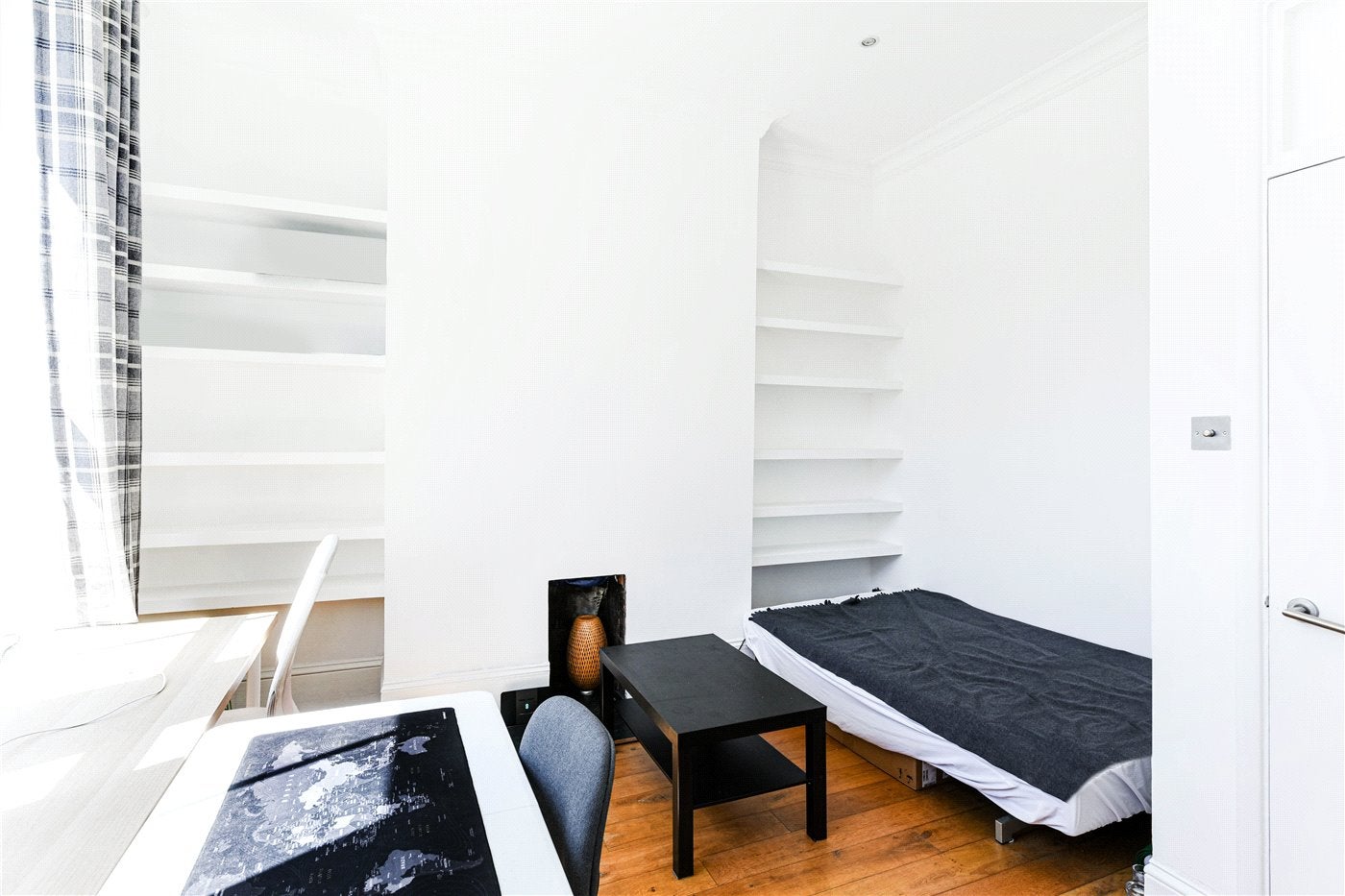 Flat Farringdon Road in Greater London