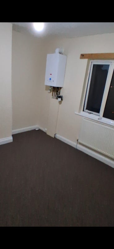 Room Pearson Avenue in Coventry