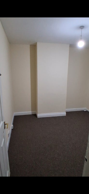 Room Pearson Avenue in Coventry
