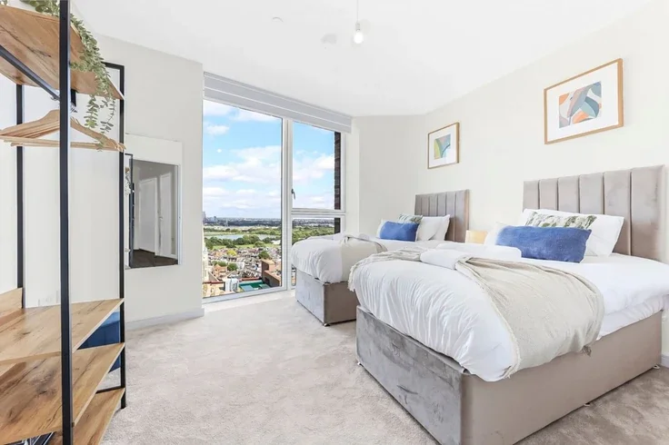 Flat Egerton Road in Greater London