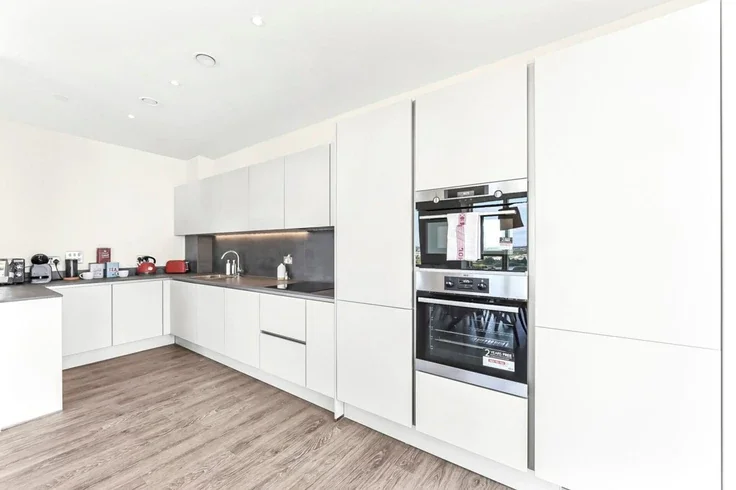 Flat Egerton Road in Greater London