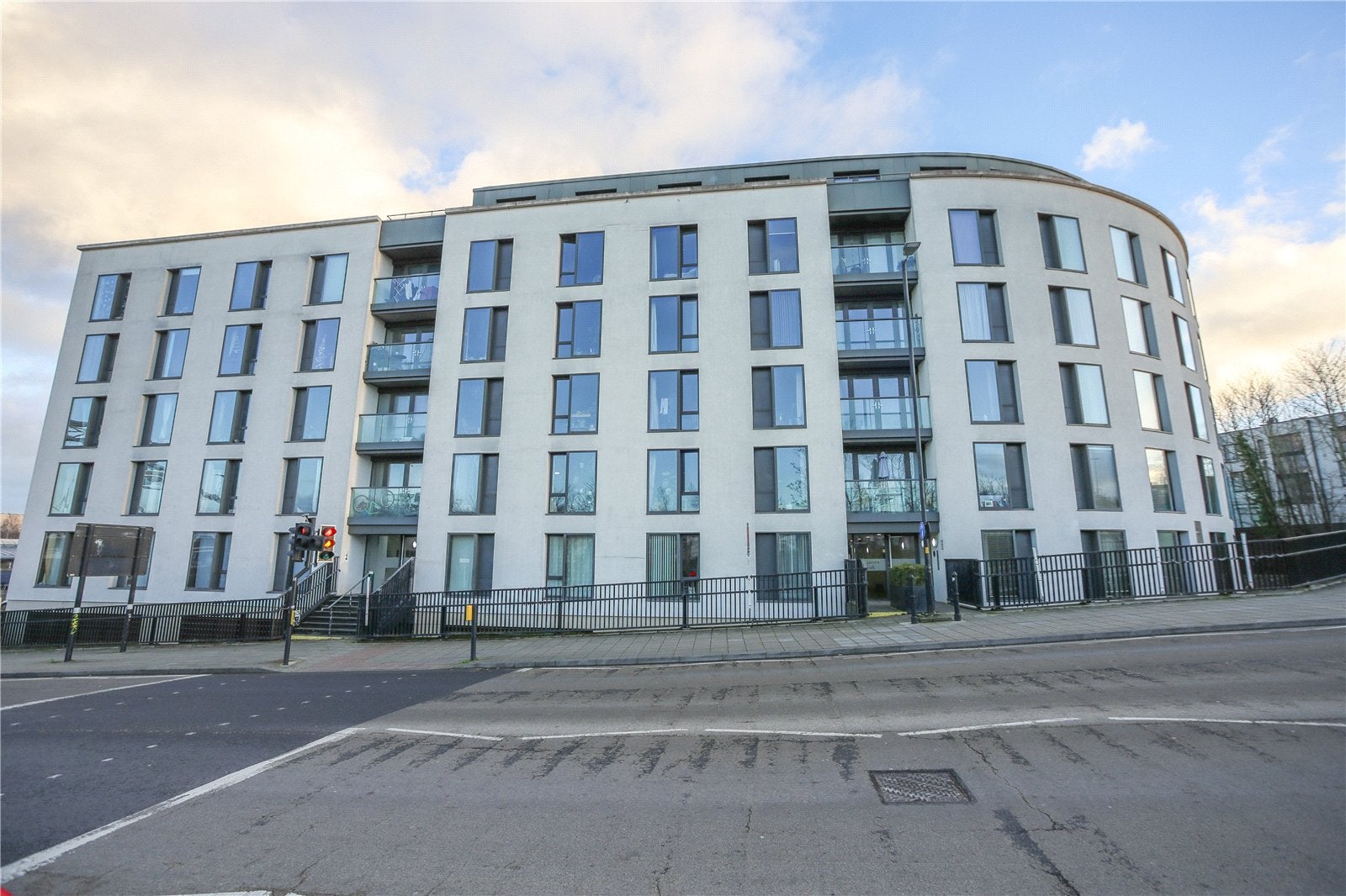 Flat Honeybourne Way in Cheltenham