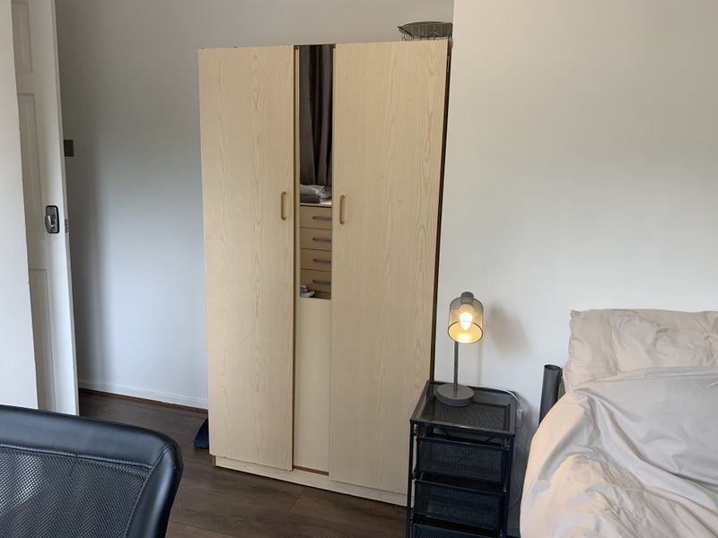 Room Carpenters Road in Greater London