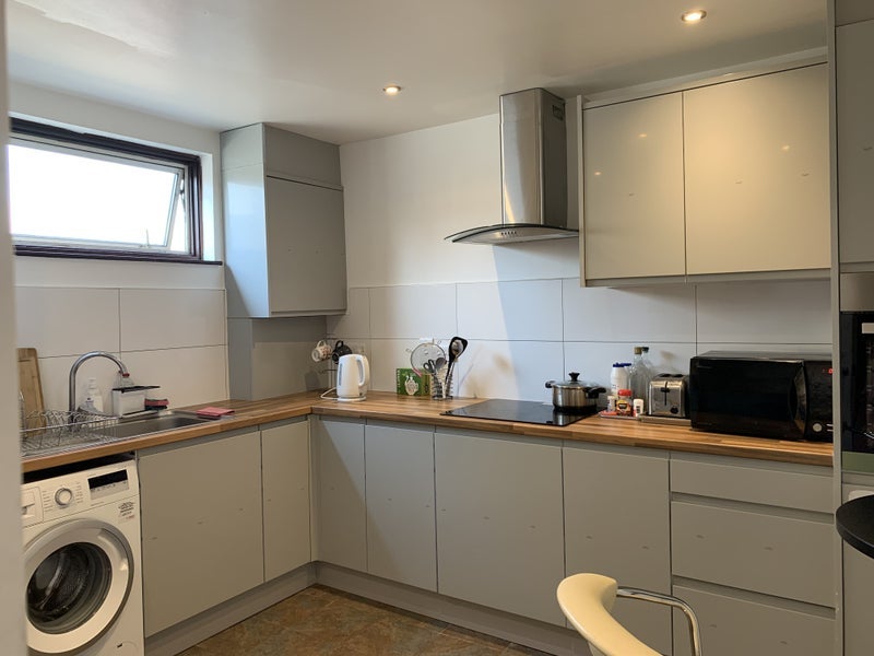 Room Carpenters Road in Greater London