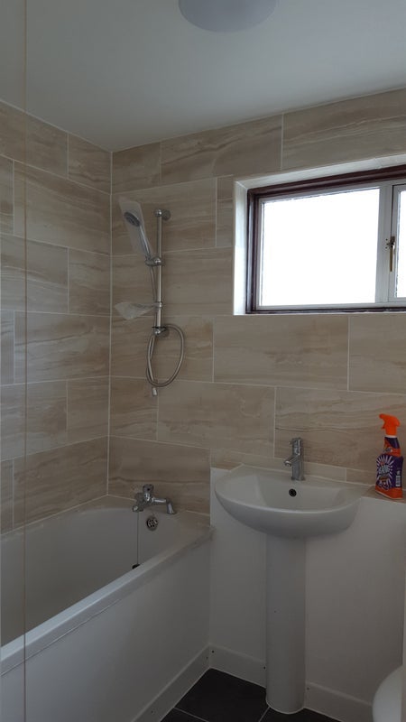 Room Carpenters Road in Greater London