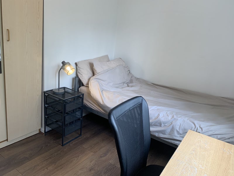 Room Carpenters Road in Greater London