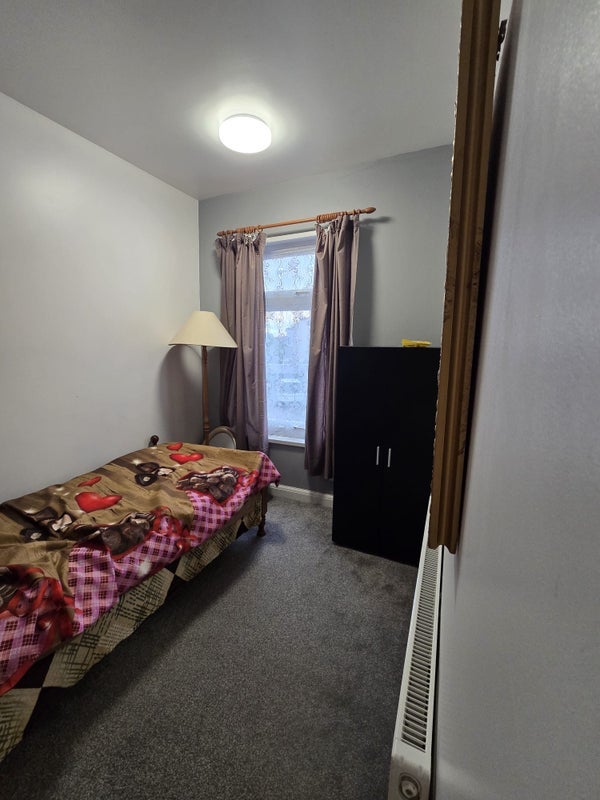 Room Biggin Hall Crescent in Coventry