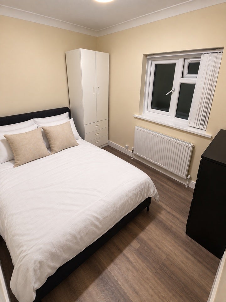 Room Northern Road in Slough