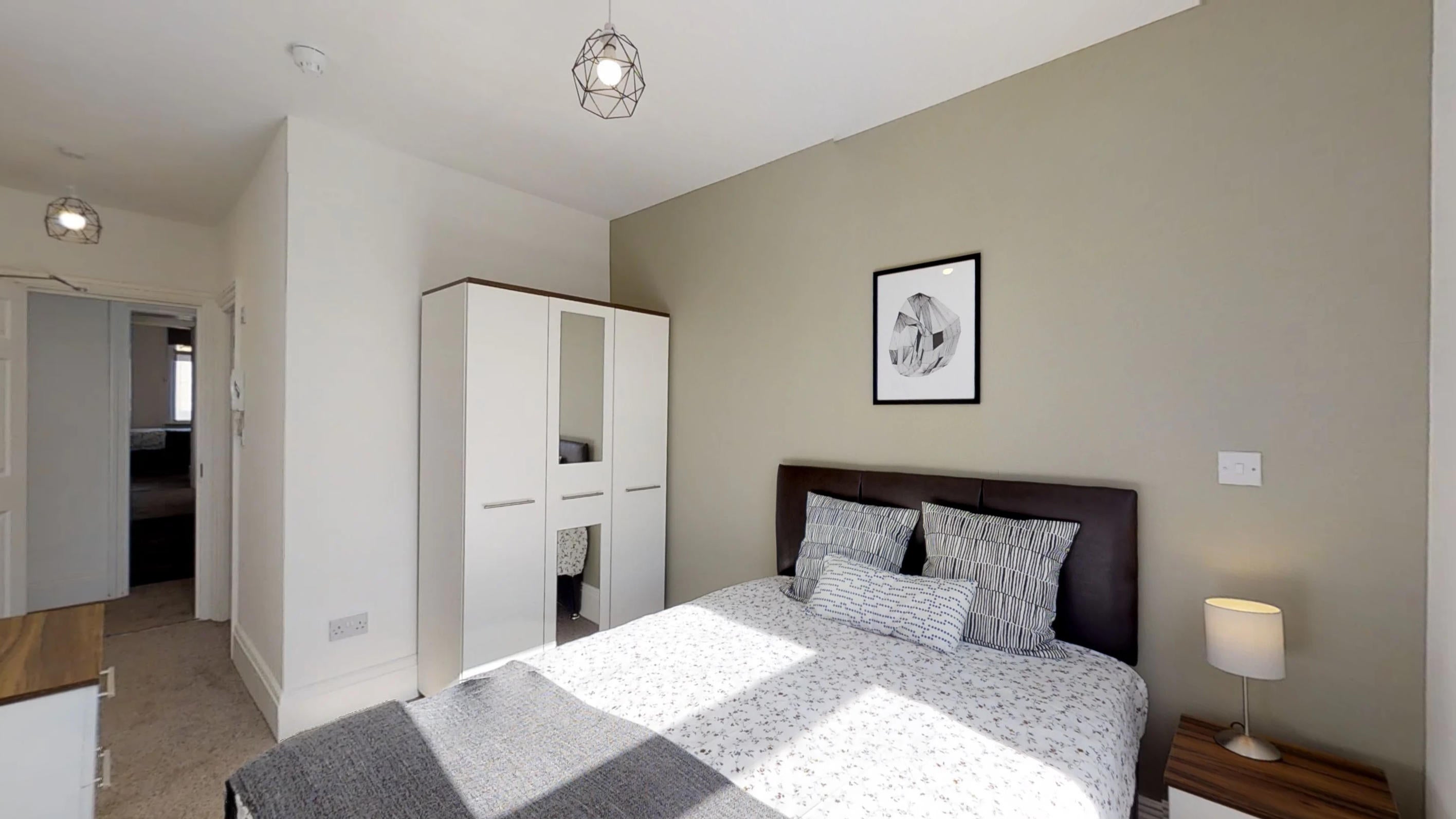 Room London Road in Strood