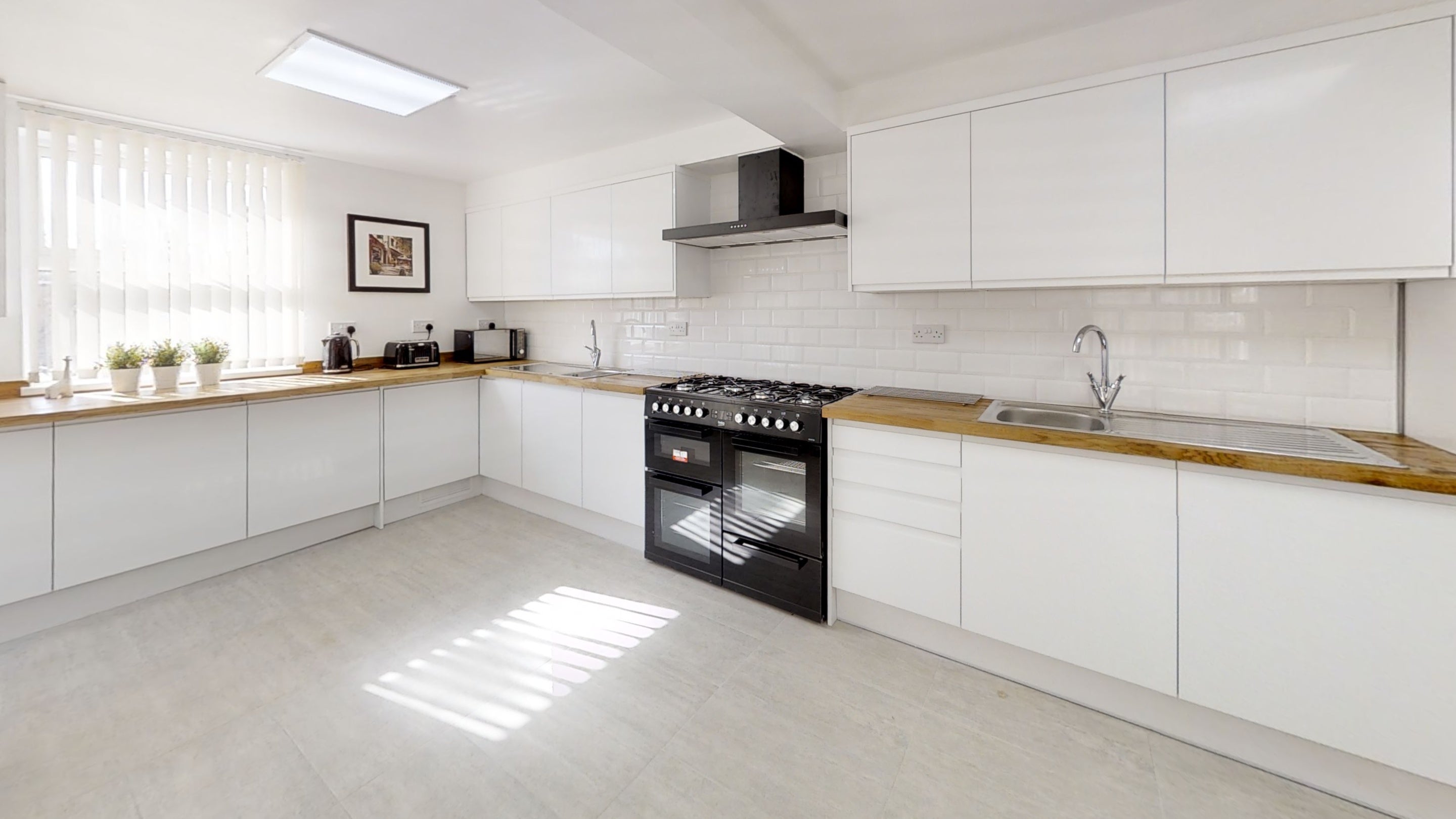 Room London Road in Strood
