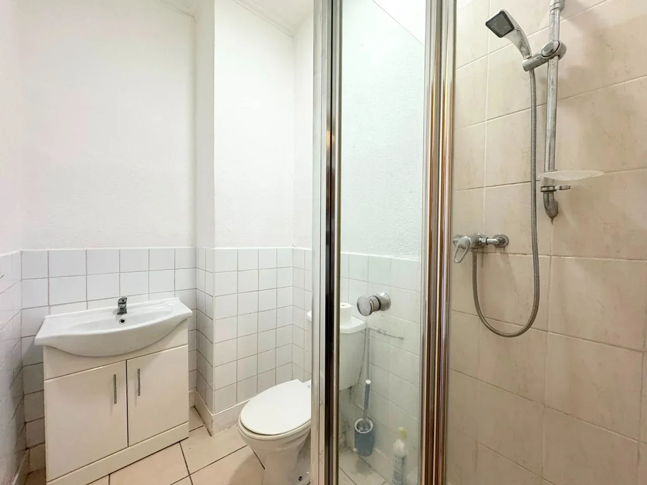 Flat Hornsey Road in Greater London