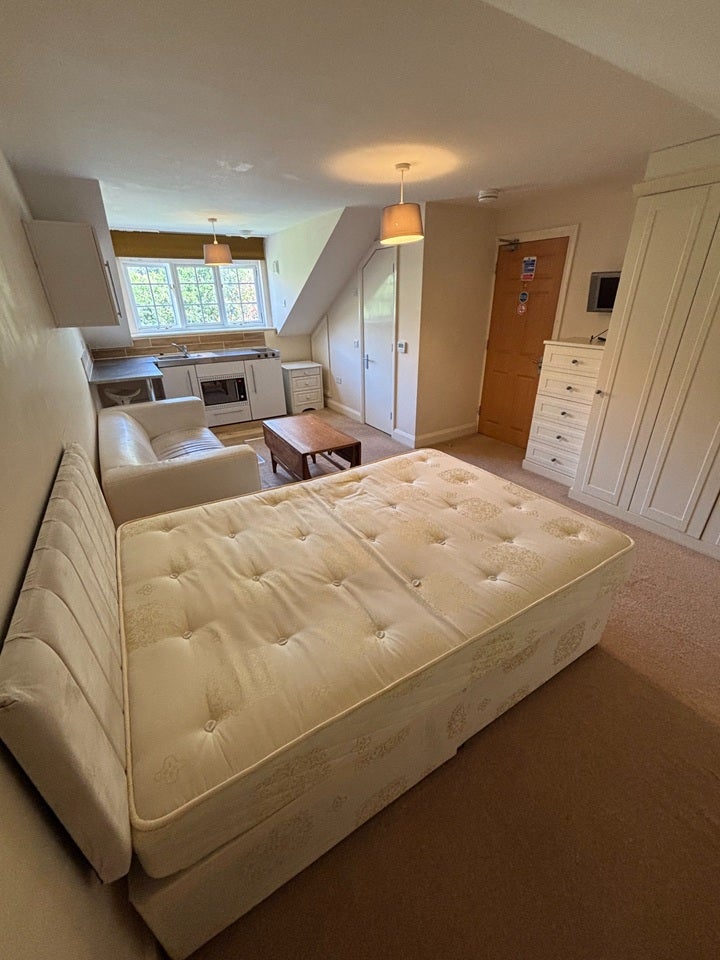 Room Hertingfordbury Road in East Hertfordshire