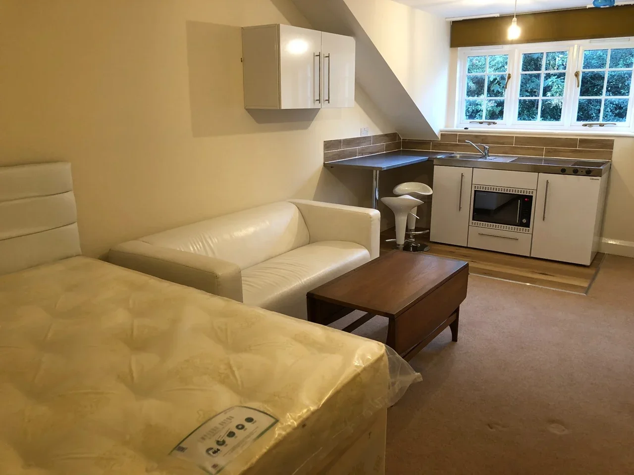 Room Hertingfordbury Road in East Hertfordshire