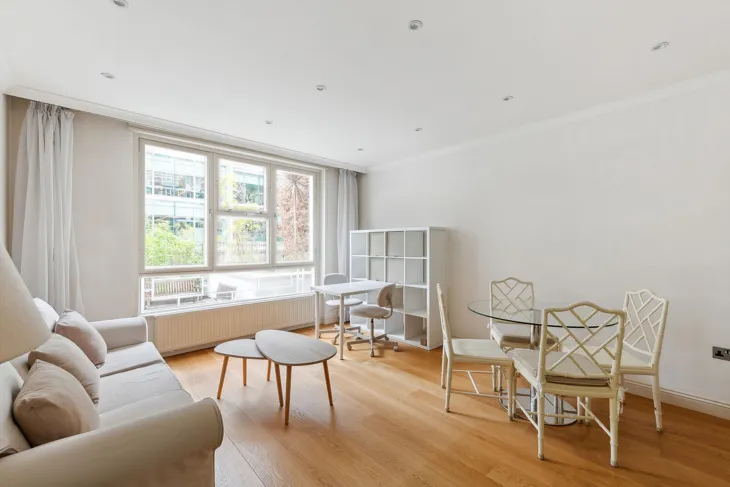 Flat Ebury Street in City of Westminster