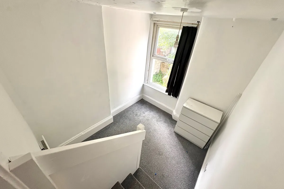 Flat Alexandra Road in Oxton Village
