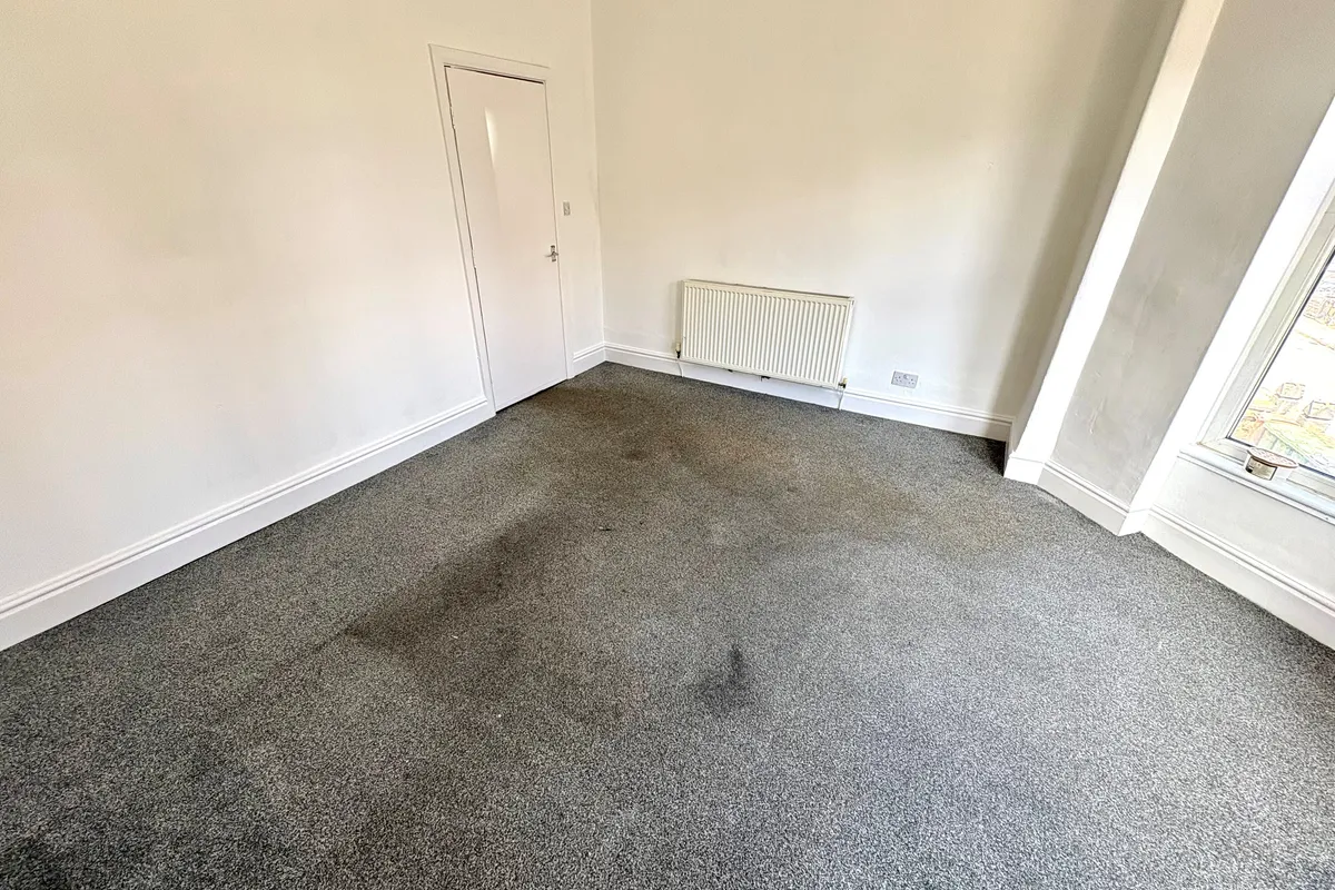 Flat Alexandra Road in Oxton Village