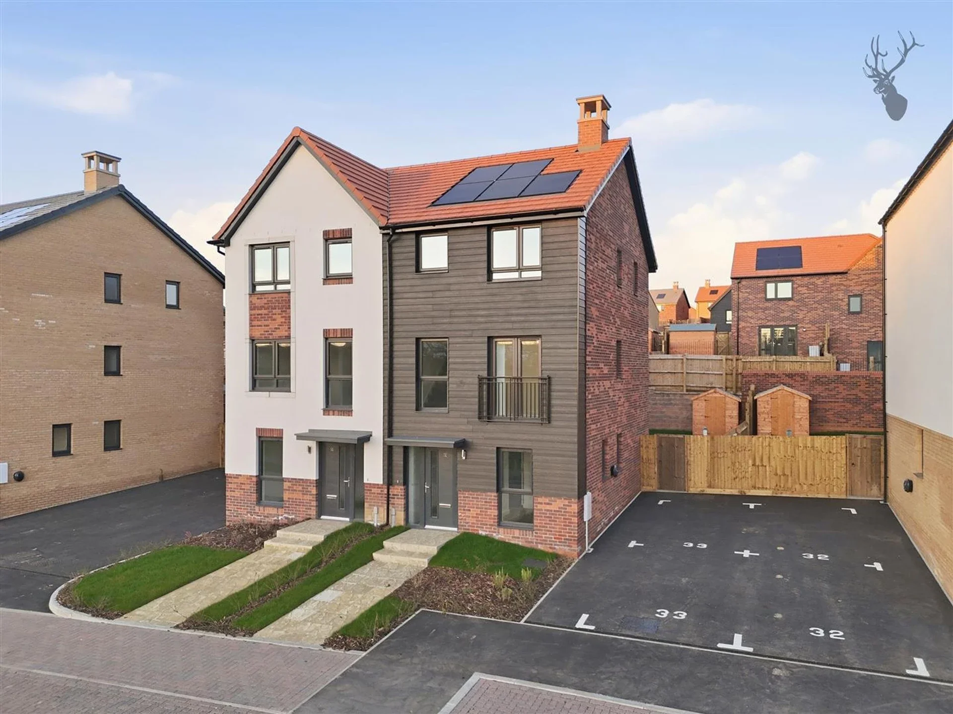 Flat Court Yard in Greater London