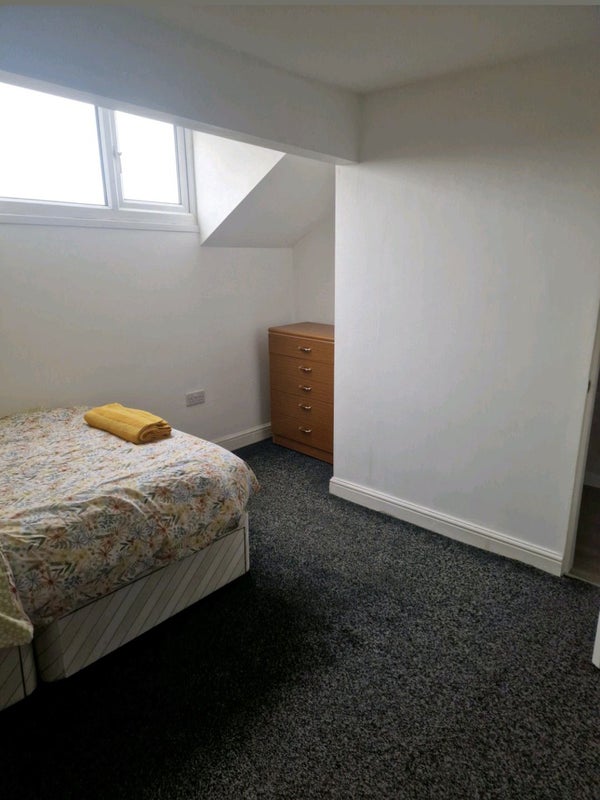 Room Dene Brow in Tameside