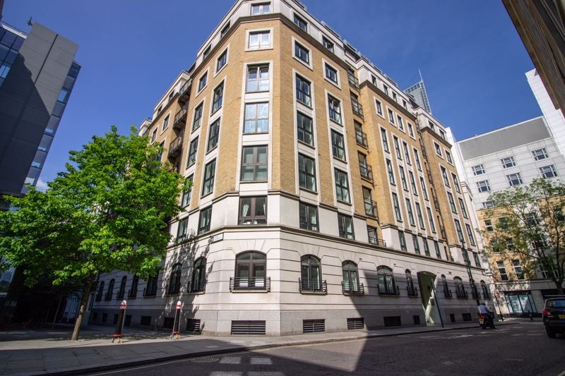 Flat Bank Street in Greater London