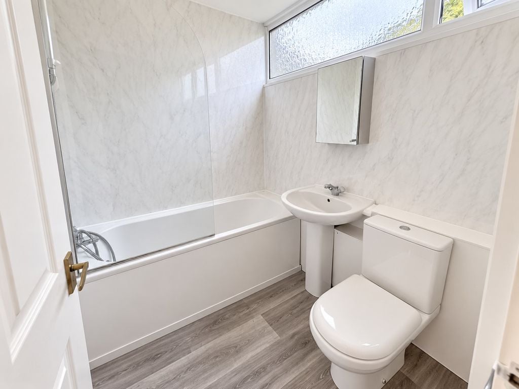 Room Maxwell Close in Nottingham
