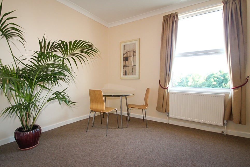 Flat Devonport Road in Plymouth