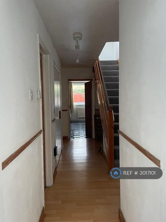 Room Neville Close in Greater London