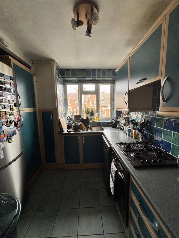 Room Voltaire Road in Greater London
