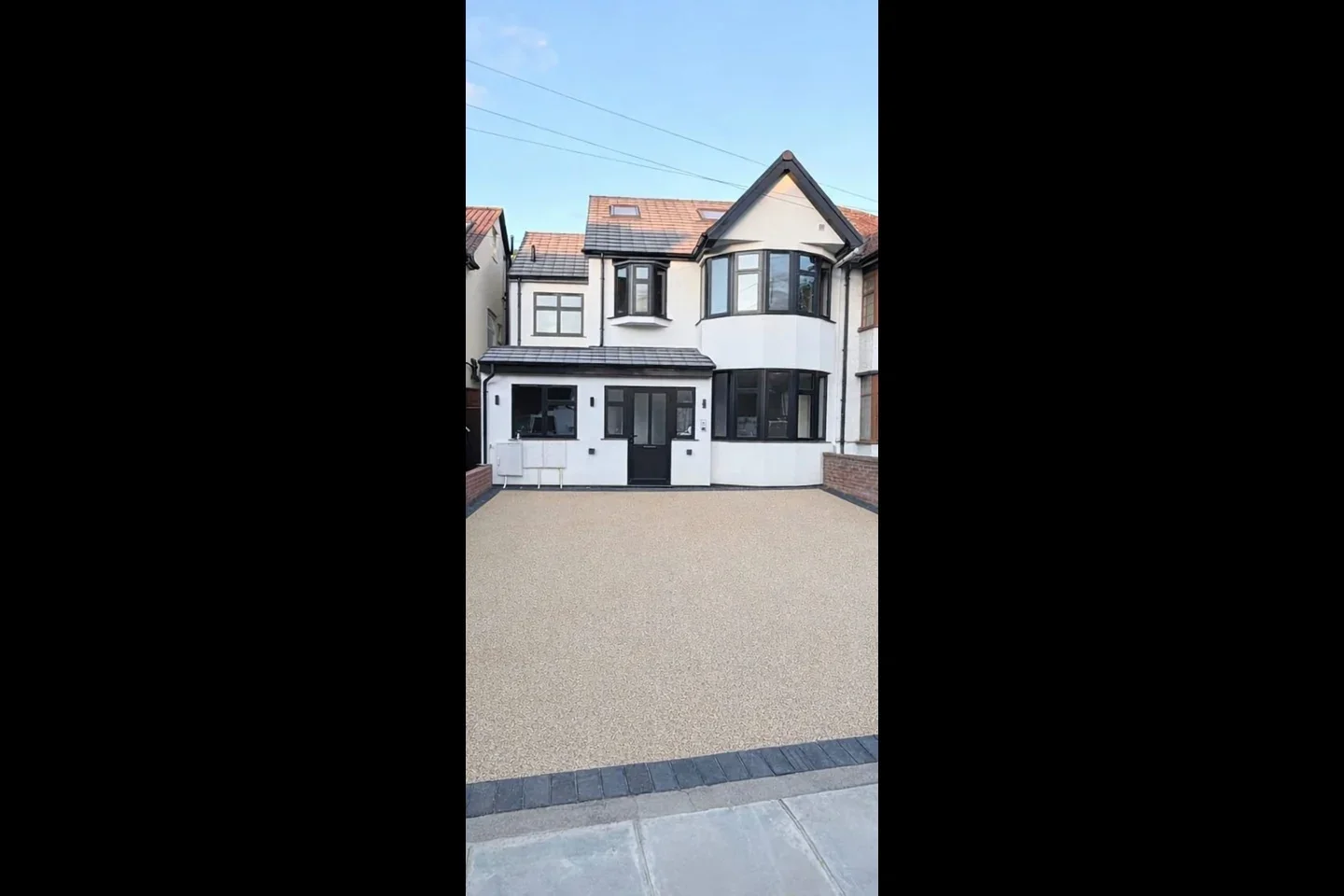 Flat Park Avenue North in Greater London