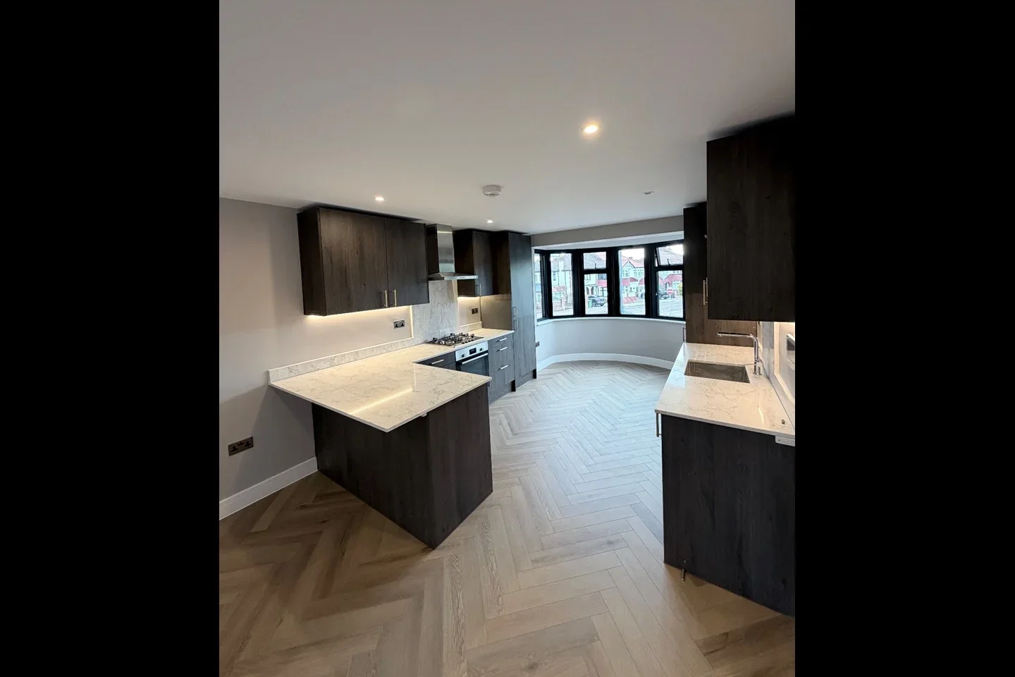Flat Park Avenue North in Greater London