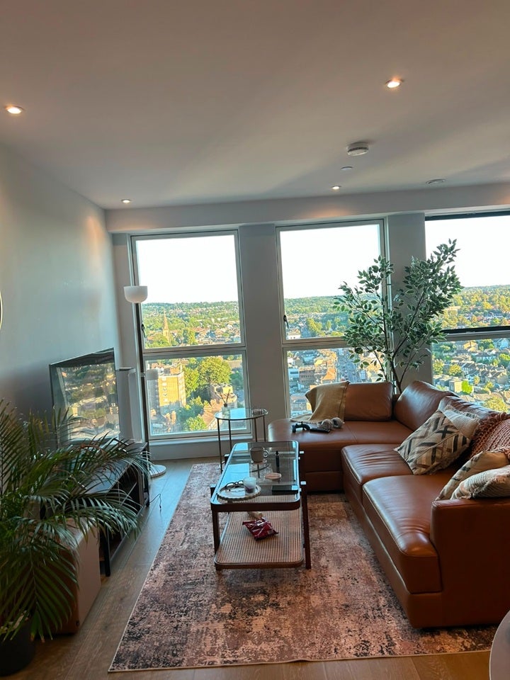 Room High Street in Greater London