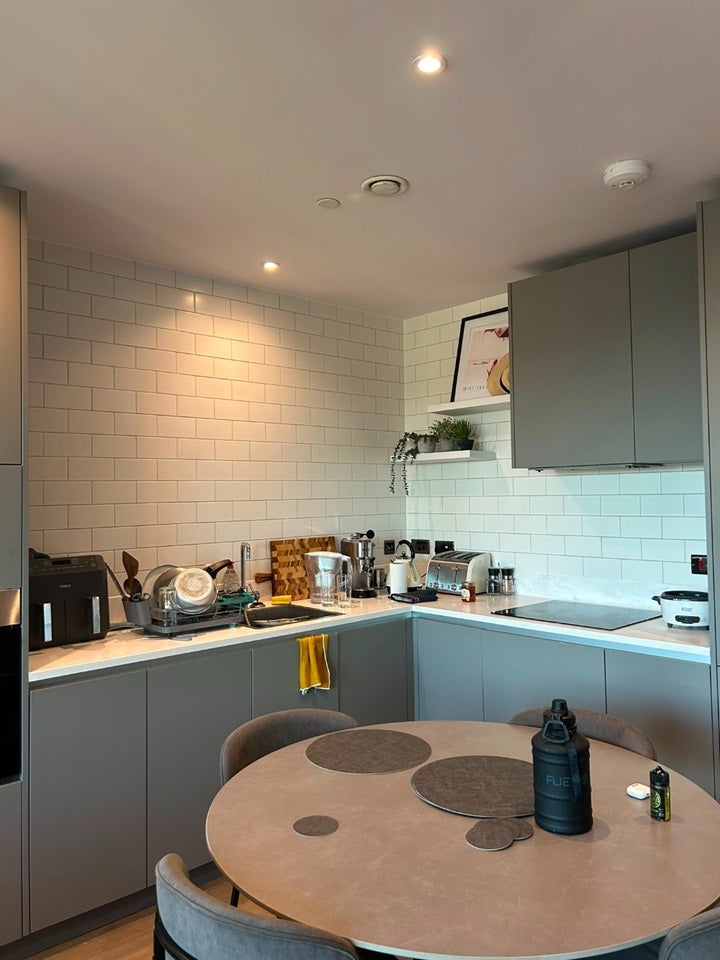 Room High Street in Greater London