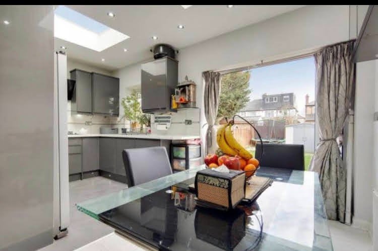House Crofts Road in Greater London