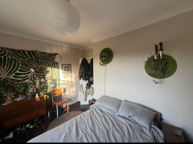 Room Ashby Road in Greater London